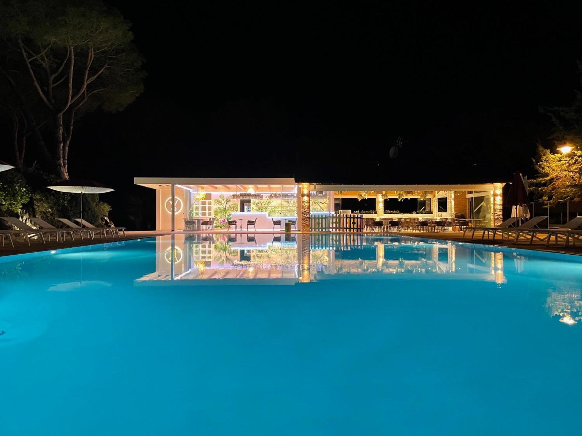 Villaggio I Sorbizzi มารินา ดิ บิบโบนา ภายนอก รูปภาพ
